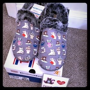 New BOBS Sketchers Study Club cat slippers sz 10
